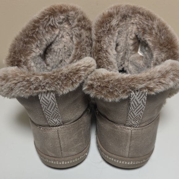 Skechers Women's Tan Fur-Lined Ankle Boots - Picture 3 of 6